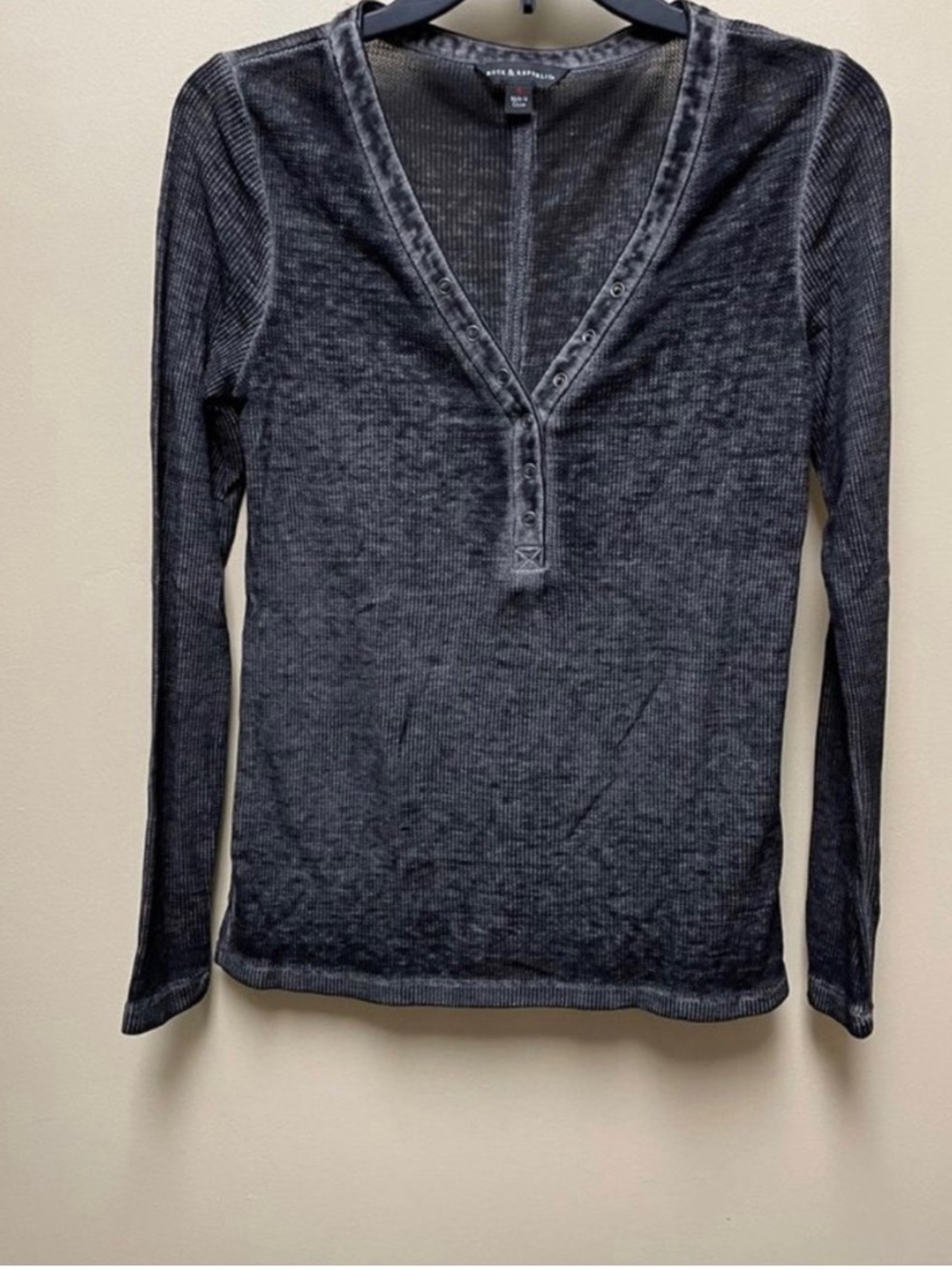Rock & Republic Long Sleeve Ribbed Top